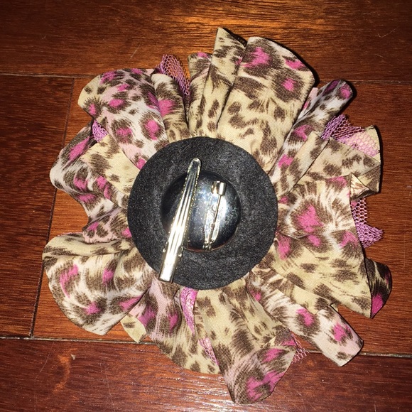 💗Pink Leopard and Lace Pin/Clip💗 NWOT - Picture 4 of 5